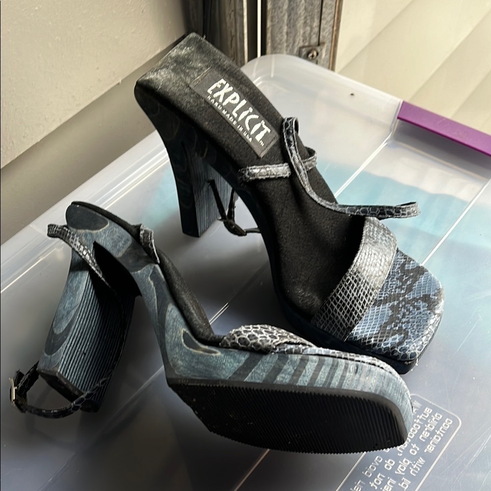 Women's Blue and Gray Heels